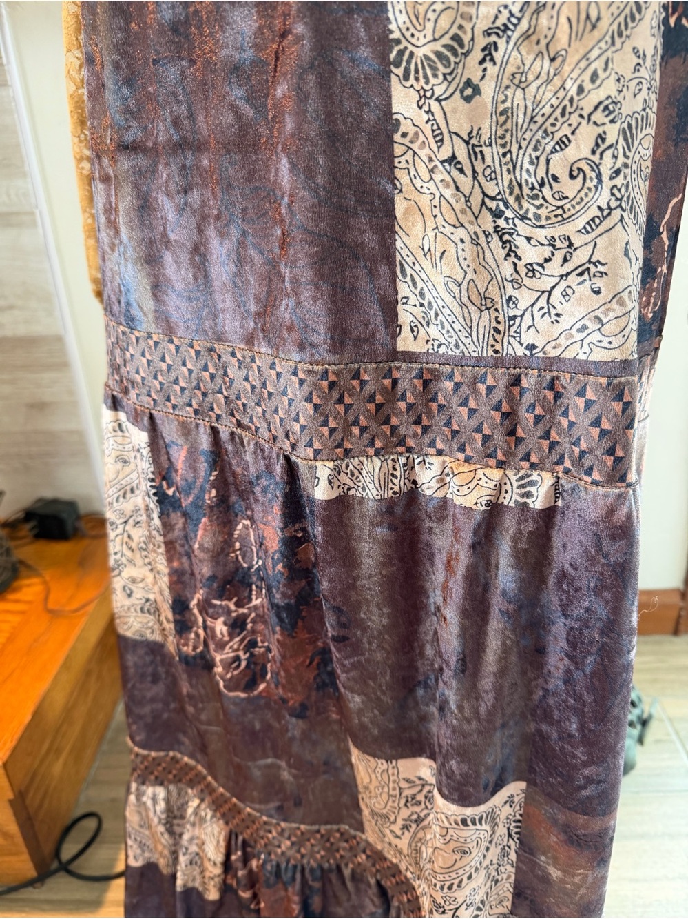 25. Vintage Boho Patchwork
Crushed Velvet Tiered
Maxi Skirt size s - Picture 6 of 7